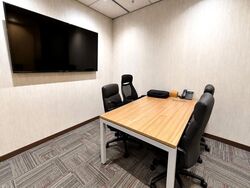 United Square (D11), Office #634988321